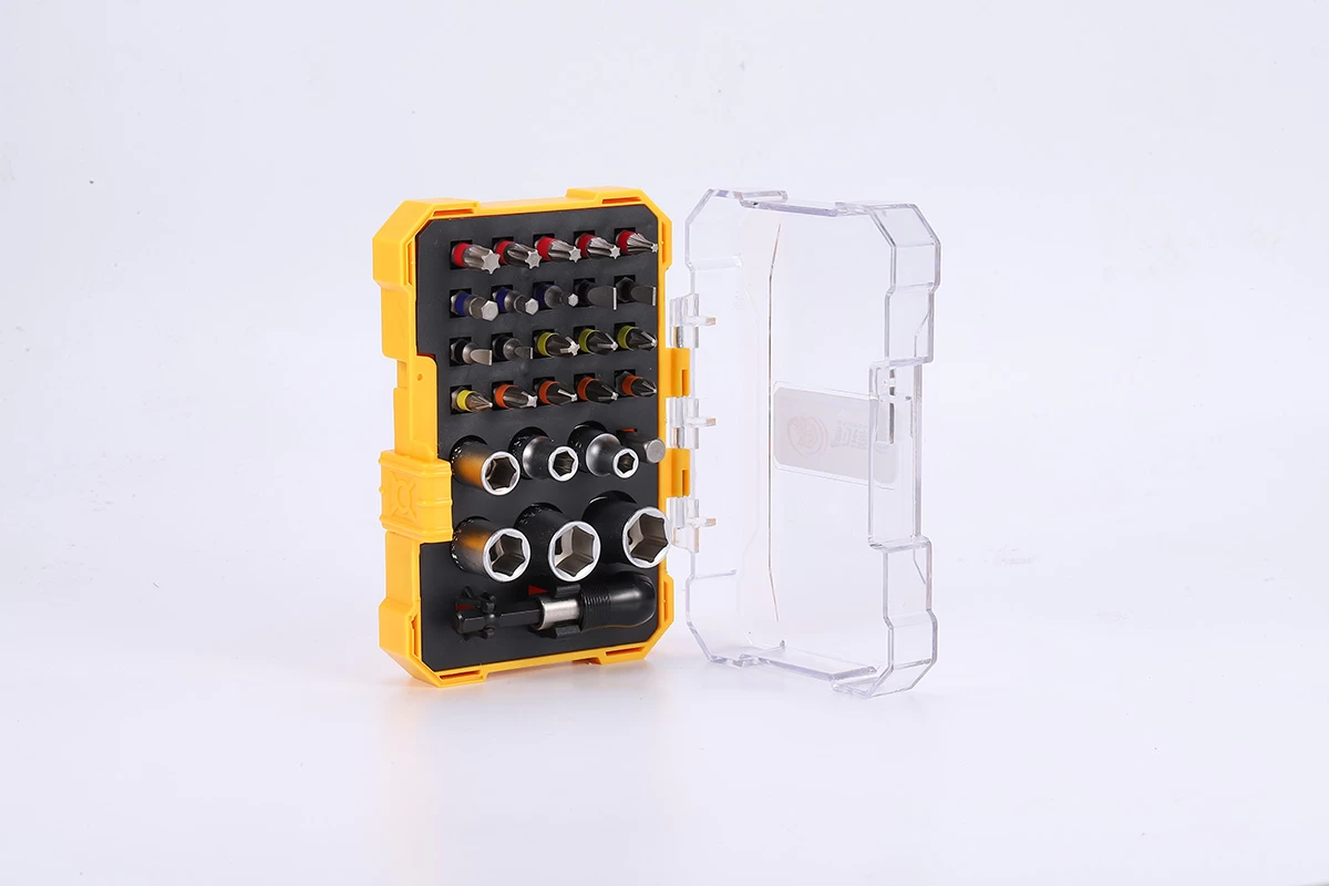 Set di 28 punte per cacciavite e bussola