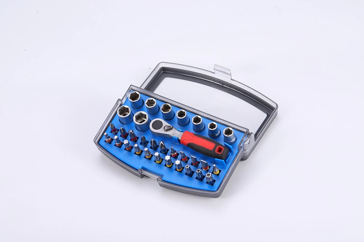 Set di 32 bussole e punte a cricchetto