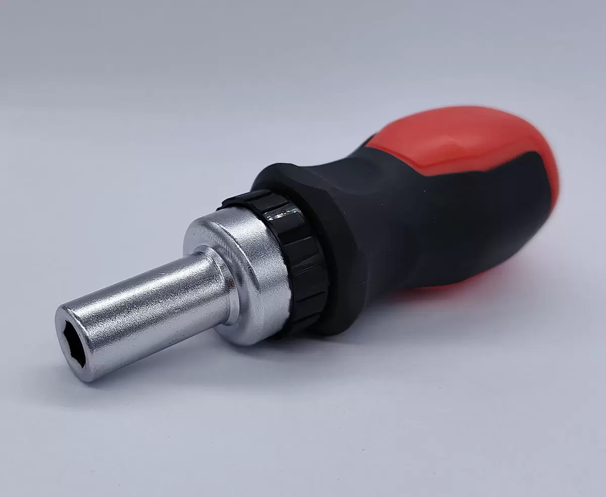 Cacciavite sostituibile manualmente